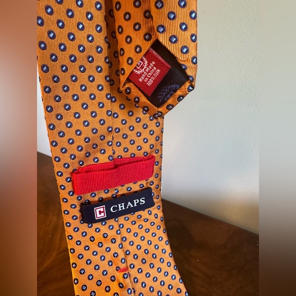 CHAPS Ralph Lauren Silk Tie. Orange with blue dot. Great condition! $12 - Picture 4 of 5